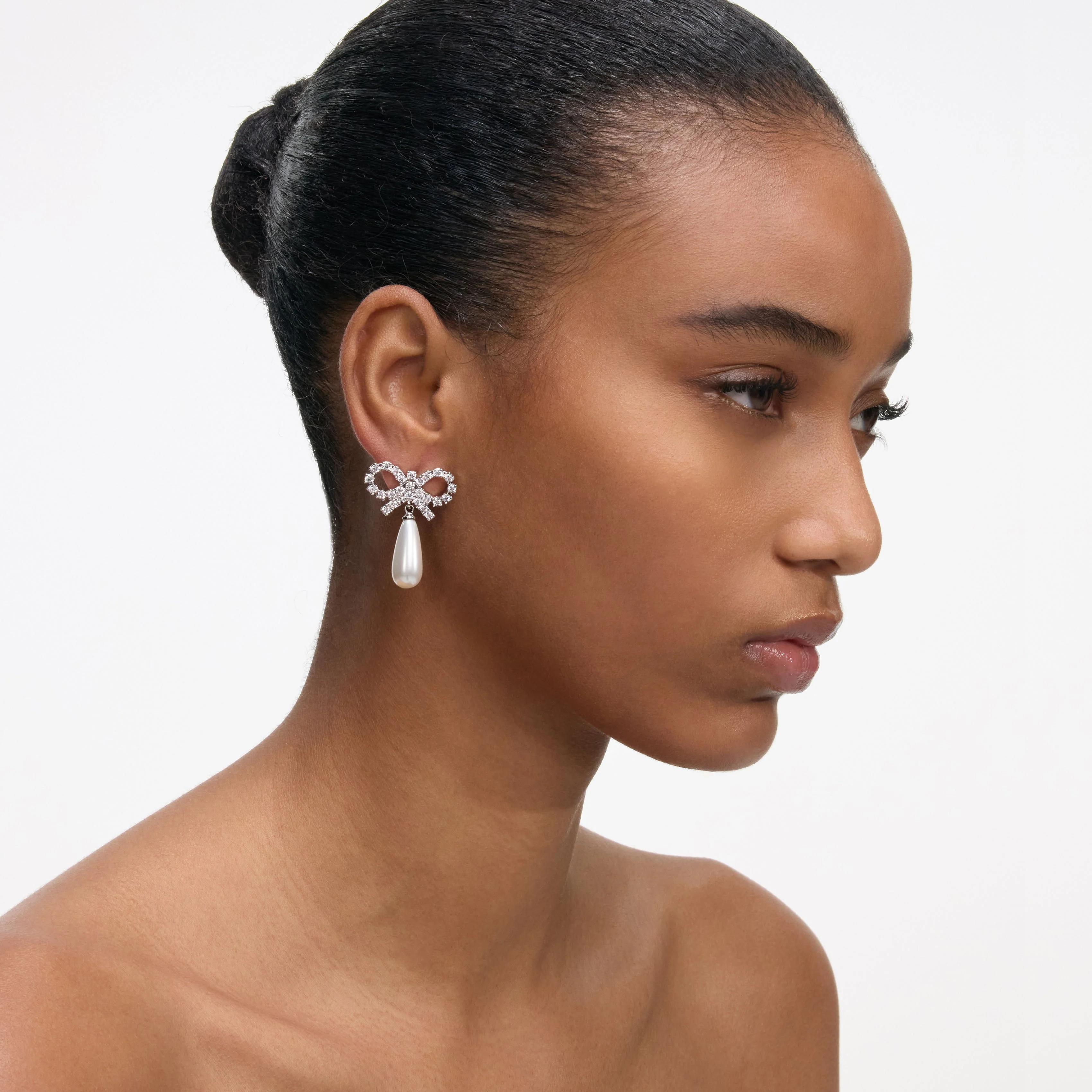 Crystal Bow Pearl Earrings - Image 4